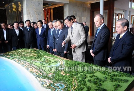 Thủ tướng: Thừa Thiên Huế cần đột phá mạnh mẽ về du lịch, dịch vụ - 2 Thủ tướng làm việc tại Laguna Lăng Cô (ảnh: Cổng thông tin UBND tỉnh Thừa Thiên Huế)