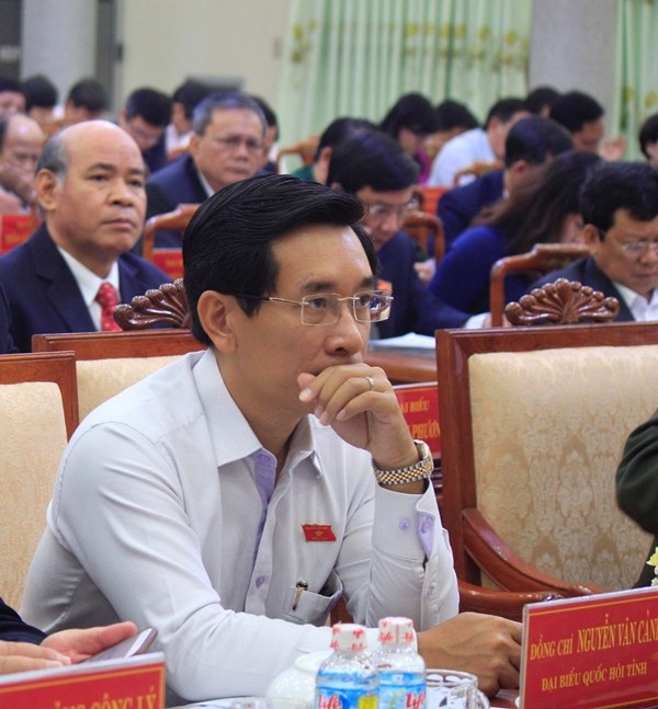 50 cán bộ lãnh đạo ở Bình Định được bổ nhiệm thiếu tiêu chuẩn - 1
Việc bổ nhiệm thần tốc ông Nguyễn Văn Cảnh ở Bình Định từng gây xôn xao dư luận năm 2017.