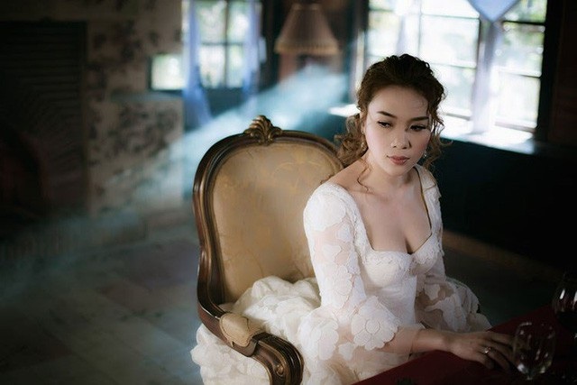 Mỹ Tâm cho rằng, cô nhất định không lên xe hoa chỉ vì bị thúc giục. “Lấy chồng là chuyện không hề khó nhưng tôi chưa làm thôi”, “Tâm tin rằng, chỉ nên kết hôn khi người ta thực sự yêu nhau, không vì một nhu cầu hay áp lực làm vừa lòng ai hết”, “Nếu chỉ vì thấy mình lớn tuổi rồi, phải lấy chồng đẻ con thôi, hoặc vì bố mẹ mong có cháu bế lắm rồi… sau đó yêu vội vàng để hoàn thành nhiệm vụ, để bình thường như bao người, là đến tuổi này là phải như thế, Tâm nghĩ những người lựa chọn điều đó rất khó có được hạnh phúc”.