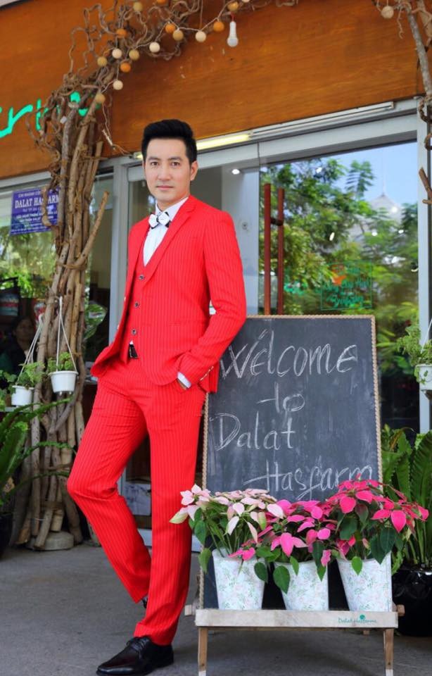 Vì sao đã 40 tuổi ca sĩ Nguyễn Phi Hùng vẫn chưa chịu lấy vợ? - 3 Vì sao đã 40 tuổi ca sĩ Nguyễn Phi Hùng vẫn chưa chịu lấy vợ? - 3