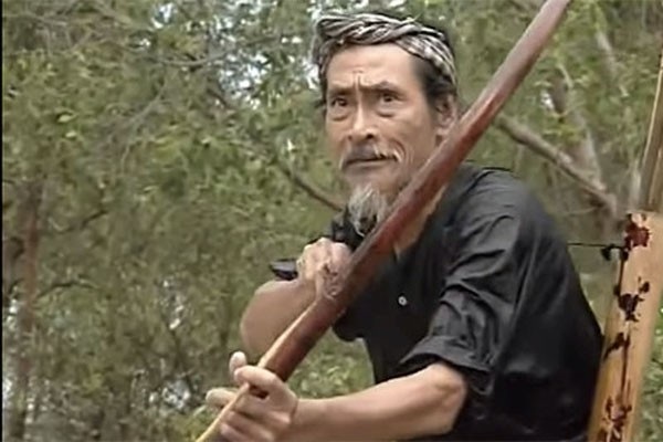 Chuyện tình của ông Ba bắt rắn phim “Đất Phương Nam” - 1 NSƯT Mạnh Dung với vai ông Ba bắt rắn trong phim Đất Phương Nam.