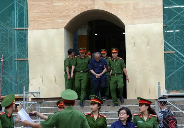 Phạm Công Danh: Tôi bị "ép" tăng vốn điều lệ nên mới làm sai - 1 Bị cáo Phạm Công Danh