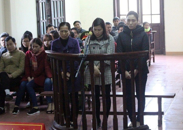 Các bị cáo tại phiên tòa (Ảnh: Báo QB)