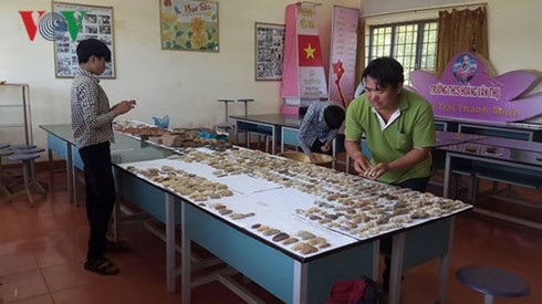 Thầy giáo đam mê sưu tầm hiện vật để dạy học sinh - 1 Thầy giáo đam mê sưu tầm hiện vật để dạy học sinh - 1
