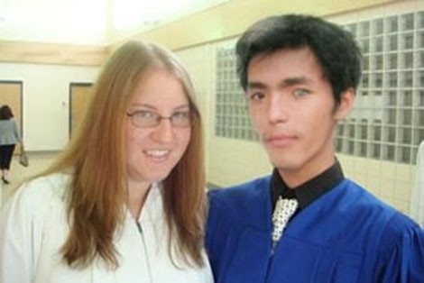 Những cú lừa tình - tiền của “dị nhân” có một mắt màu xanh - 1 Bức ảnh Nguyên cắt ghép chụp với một người nước ngoài được sử dụng trong các lần lừa đảo.