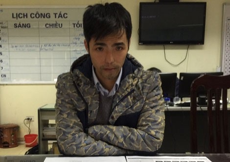 Những cú lừa tình - tiền của “dị nhân” có một mắt màu xanh - 2 Đồng Phạm Nguyên tại cơ quan Công an.