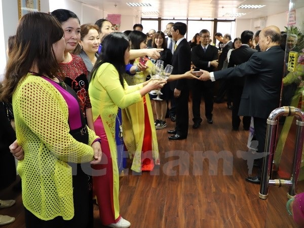 Khai trương Văn phòng Lãnh sự Việt Nam tại đặc khu Macau - 2
Đông đảo khách mời tham dự Lễ khai trương. (Ảnh: Xuân Tuấn/Vietnam+).