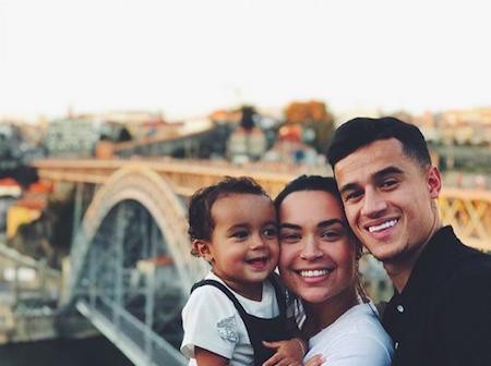 Chiêu mộ Coutinho, Barca có thêm một bóng hồng tuyệt vời nơi hậu trường - 1 Coutinho được nhiều người ngưỡng mộ với mái ấm hạnh phúc