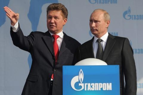 EU thừa nhận "nghiện" khí đốt Nga - 2
Chủ tịch Gazprom Alexei Miller (trái) và Tổng thống Nga V. Putin