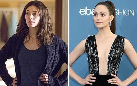 Bất ngờ với loạt “sao” nghiêm túc trên phim, sexy ở đời thực - 10 Emmy Rossum, nữ chính của loạt phim “Shameless” không chỉ gây ấn tượng bởi diện mạo xinh đẹp mà còn bởi lối hành xử thông minh, quyết liệt. Hồi năm ngoái, Emmy Rossum đã dọa rời bỏ đoàn làm phim “Shameless” nếu như tiếp tục bị trả lương thấp hơn bạn diễn William H. Macy. Trước thái độ cứng rắn của Emmy Rossum, nhà sản xuất đã phải tăng thù lao cho Emmy để người đẹp này tiếp tục tham gia mùa phim thứ tám.