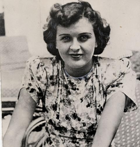 Bằng chứng Hitler trốn qua đường hầm, được nhà giàu giúp đỡ - 11
Vợ Hitler - Eva Braun