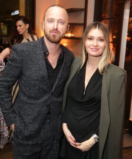 Loạt “sao” háo hức được “lên chức” trong năm nay - 10 Sau 4 năm kết hôn, cuối cùng Aaron Paul và Lauren Parsekian đã sẵn sàng để lên chức và dự kiến trong năm nay, cặp đôi sẽ chào đón một tiểu công chúa.