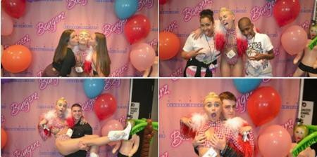 “Sao” và loạt ảnh tự sướng đỉnh cao cùng người hâm mộ - 16 Miley Cyrus cũng quậy tưng bừng cùng người hâm mộ.