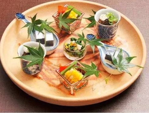 Kiếm bộn tiền nhờ bán... lá cây - 4 Sản phẩm lá cây ở thị trấn Kamikatsu hiện có mặt tại hầu hết các nhà hàng cao cấp ở Nhật Bản
