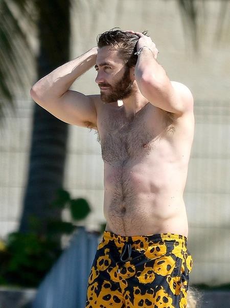 Chấm điểm loạt sao nam khoe thân “đốn tim” fans nữ - 4 Jake Gyllenhaal cũng khiến nhiều fans nữ phải chao đảo