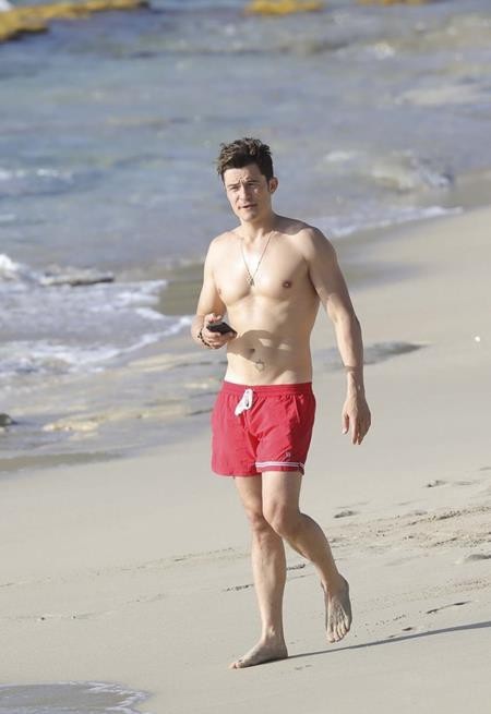 Chấm điểm loạt sao nam khoe thân “đốn tim” fans nữ - 5 Ở tuổi tứ tuần, Orlando Bloom vẫn chưa khi nào hết “hot”