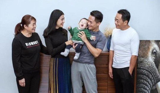 Cả gia đình bụng phệ đồng loạt thành "6 múi" sau 6 tháng khiến dân mạng "thích điên đảo" - 8 Cư dân mạng tỏ ra vô cùng thích thú với màn “biến hóa” này