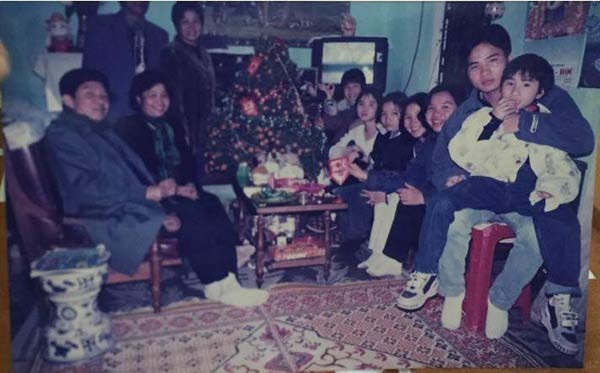 Dân mạng bồi hồi nhớ lại kỷ niệm tuổi thơ qua những bức ảnh Tết thời thơ ấu - 3 Tết năm 1997. Ảnh: Thảo Dương