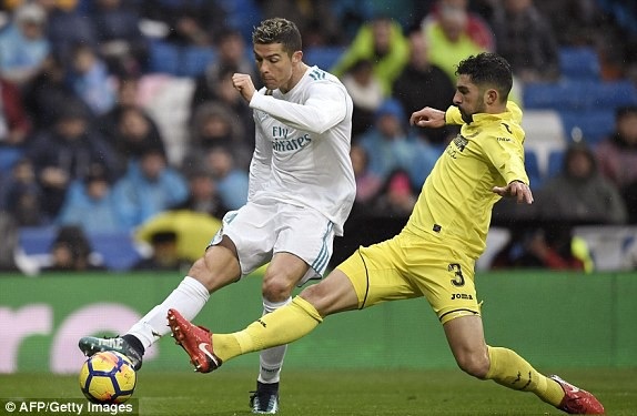 C.Ronaldo vô duyên, Real Madrid thua thất vọng Villarreal - 2
C.Ronaldo đã bỏ lỡ quá nhiều cơ hội ở trận đấu này