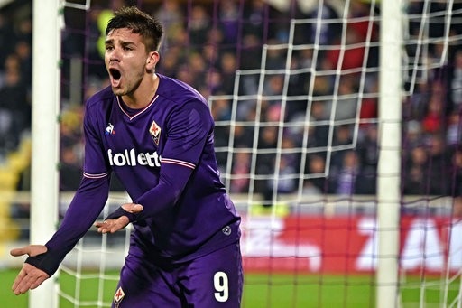 Giovanni Simeone gỡ hòa cho Fiorentina vào phút bù giờ