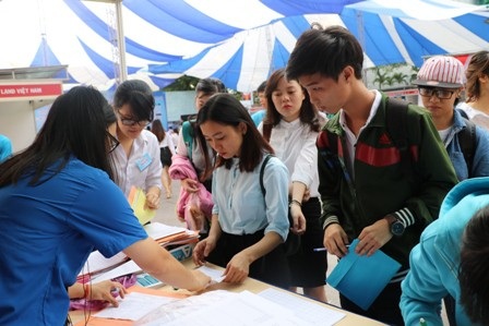 Bảo hiểm thất nghiệp: Kênh hiệu quả giúp người lao động trở lại thị trường - 3 Bảo hiểm thất nghiệp: Kênh hiệu quả giúp người lao động trở lại thị trường - 3