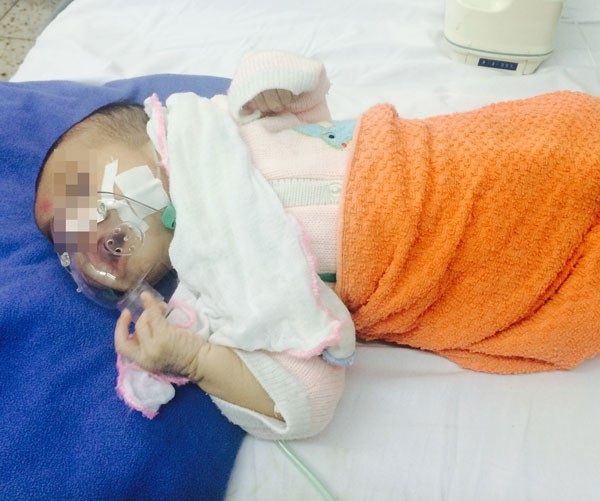 Đẩy sớm tuổi tiêm vắc xin sởi cho trẻ em - 1 Nhiều trẻ mắc ho gà, sởi khi chưa đến tuổi tiêm chủng.