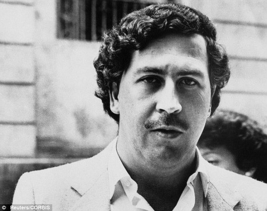 Phát hiện tàu ngầm của trùm ma túy Escobar, tìm kho báu 70 tỉ USD - 2
Trùm ma túy Pablo Escobar. Ảnh: Reuters