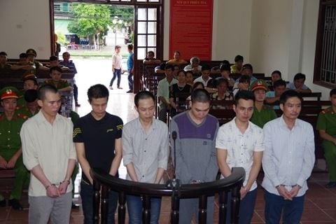 Bị vây bắt, trùm ma túy uống thuốc độc tự vẫn bất thành - 1 Các đàn em và đồng phạm của Đào Văn Soái đã bị đưa ra xét xử hồi tháng 7-2017