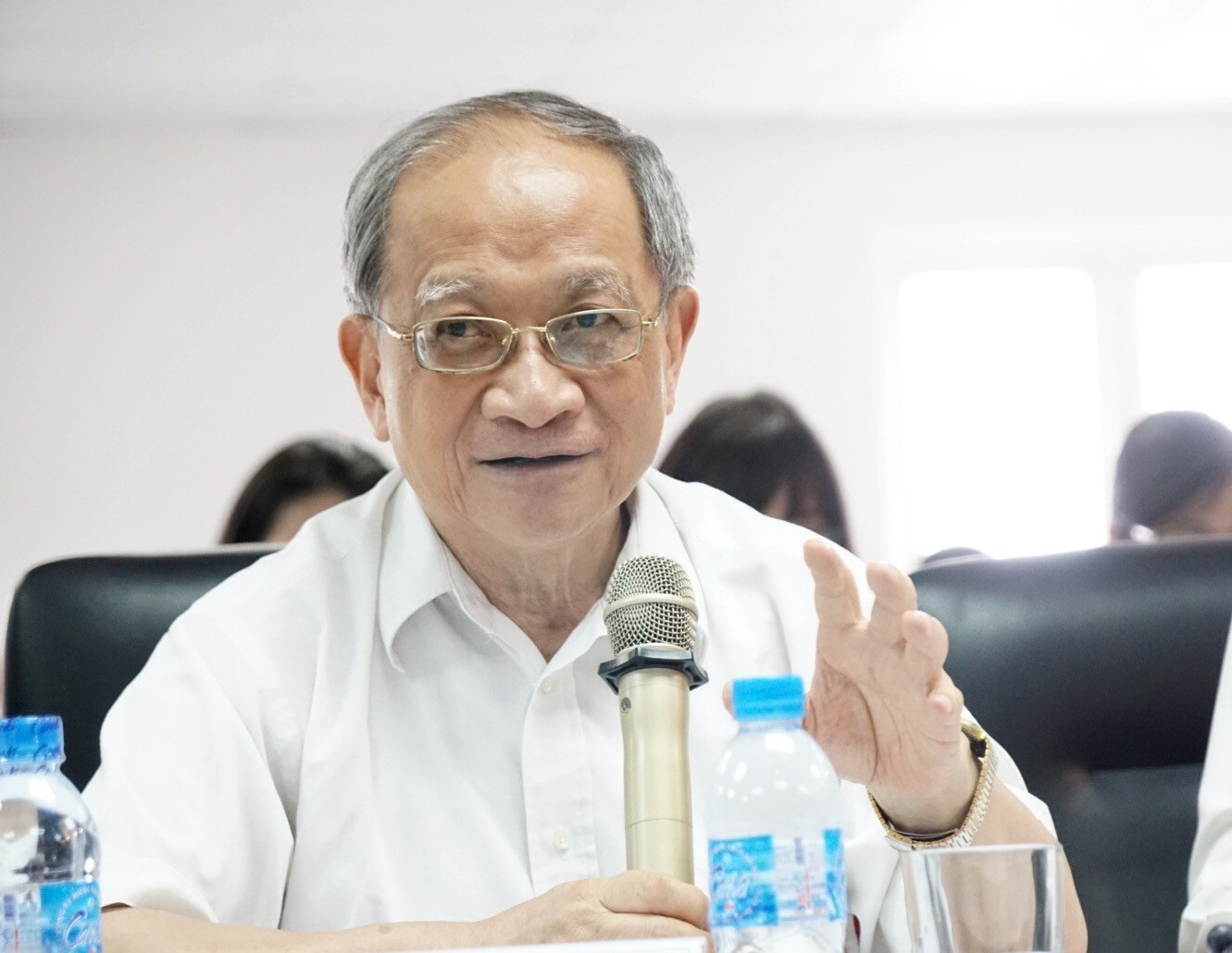 Giải quyết doanh nghiệp "nặng" hay "nhẹ" vẫn ở cái phong bì - 1 Chuyên gia kinh tế Lê Đăng Doanh, nguyên Viện trưởng Viện CIEM, thành viện Ban Nghiên cứu Thủ tướng