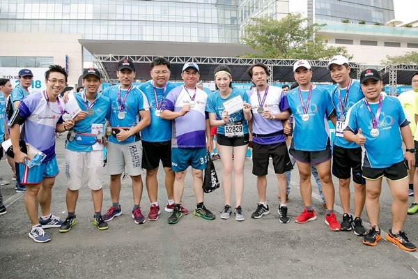 Á Hậu Tú Anh tươi trẻ thử sức ở marathon cự ly 5km chỉ với 36 phút - 9 Á Hậu Tú Anh tươi trẻ thử sức ở marathon cự ly 5km chỉ với 36 phút - 9
