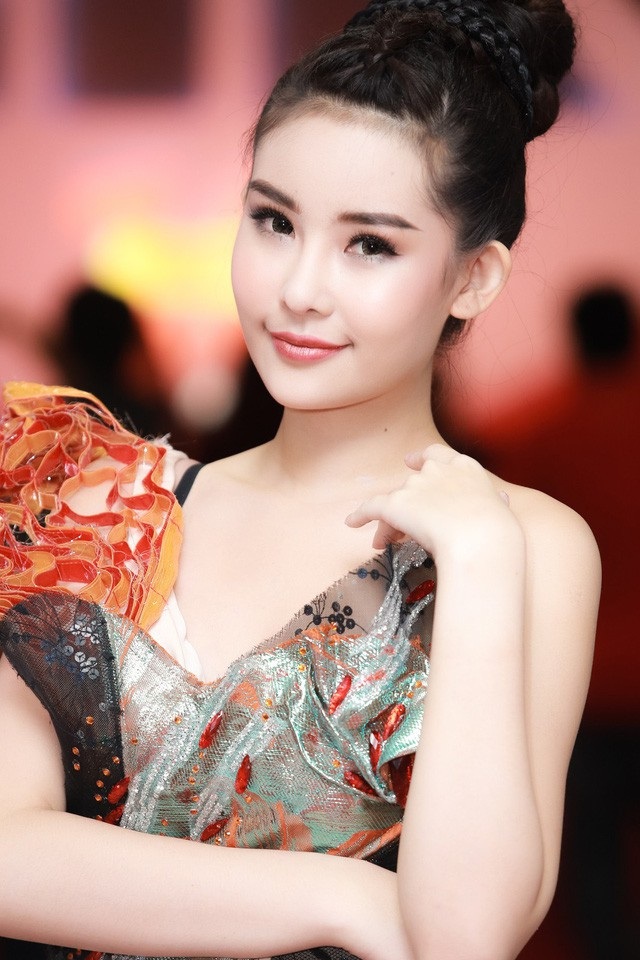 Dàn Hoa hậu, Á hậu lên án việc miệt thị màu da tân Hoa hậu H'Hen Niê - 2 Hoa hậu Đại dương động viên HHen Niê vượt qua dư luận khen chê (Ảnh: Tùy Phong).