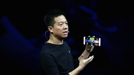Tỷ phú Trung Quốc vỡ nợ bỏ trốn, Nhà nước gọi cũng không về - 1 Người sáng lập LeEco, tỷ phú Jia Yueting hiện đang bị CSRC yêu cầu trở lại Trung Quốc để trả khoản nợ hơn 1,6 nghìn tỷ đồng. (Nguồn: VCG | Getty Images)
