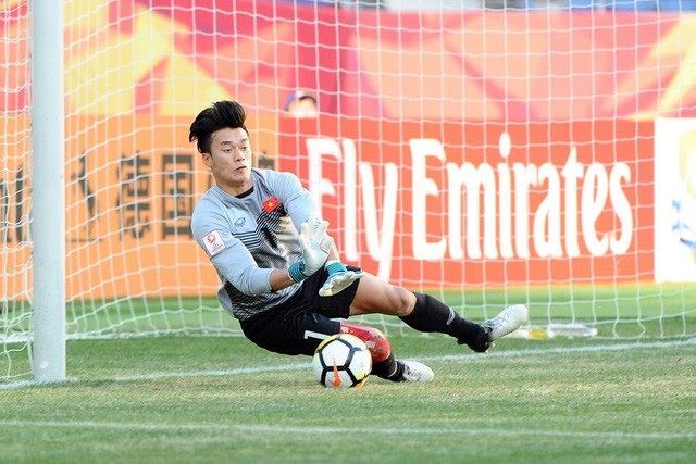 Quang Hải và các tuyển thủ U20 trưởng thành quá nhanh ở U23 Việt Nam - 2 Thủ môn Tiến Dũng tiến bộ nhanh chóng