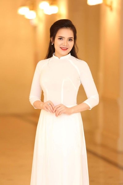 Út Mai chia sẻ, bộ đôi album “Bến xuân xưa” là dự án âm nhạc chị đã “thai nghén” và ấp ủ trong suốt bốn năm qua. Đây là album chị đã dành rất nhiều tâm huyết để ra mắt sản phẩm âm nhạc có chất lượng nghệ thuật đến với công chúng. Và chị cũng chẳng ngần ngại việc tiêu thụ đĩa sẽ như thế nào. Đối với chị, một người ca sĩ- việc ra sản phẩm âm nhạc là cần thiết để mình không bị dậm chân tại chỗ.