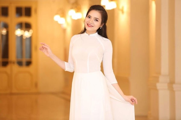 “Để ra một sản phâm âm nhạc giữa thị trường âm nhạc hiện nay không đơn giản. Phải có tiền mới có thể đầu tư để làm đĩa hay hình ảnh. Tôi đã dành dụm tiền cát sê đi hát để đầu tư cho sản phẩm mới. Hy vọng sẽ được khán giả đón nhận và yêu mến”, Út Mai bày tỏ về việc ra mắt album nhạc tiền chiến.