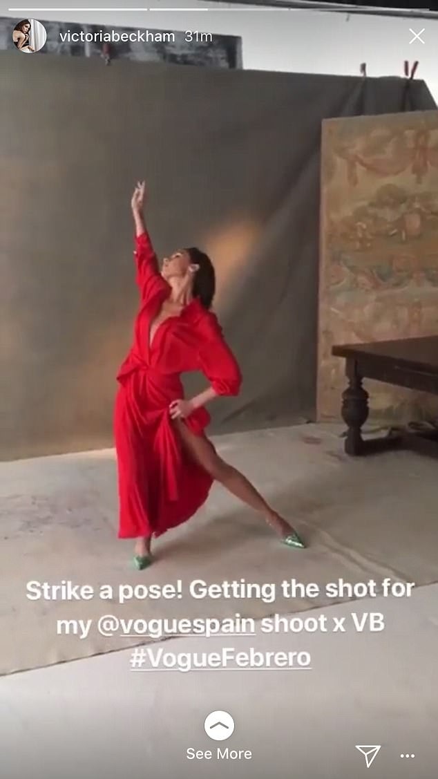 Victoria Beckham lả lơi khoe dáng trên tạp chí Vogue - 5 Victoria Beckham lả lơi khoe dáng trên tạp chí Vogue - 5