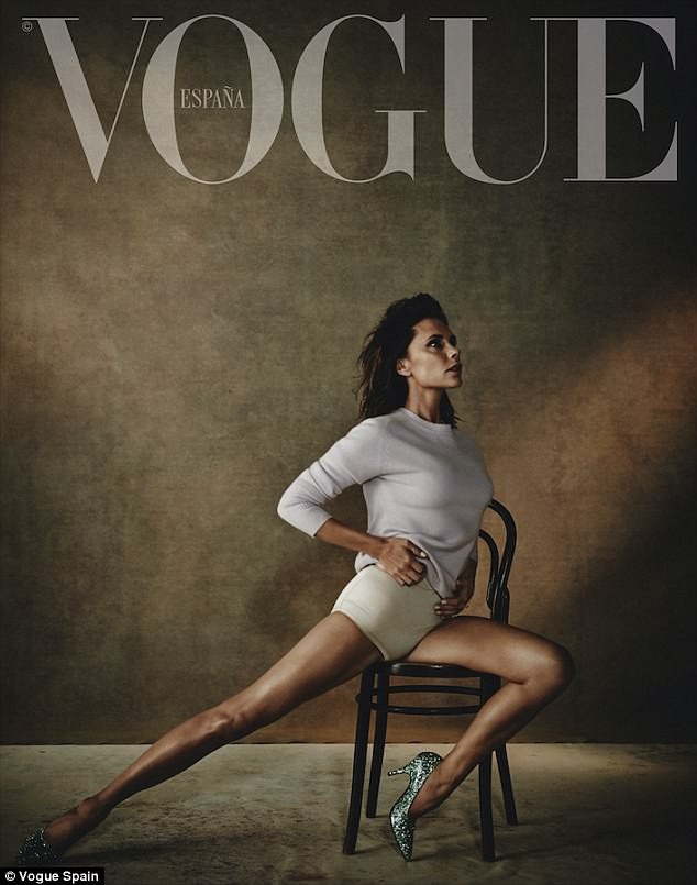 Victoria Beckham lả lơi khoe dáng trên tạp chí Vogue - 2 Victoria Beckham lả lơi khoe dáng trên tạp chí Vogue - 2