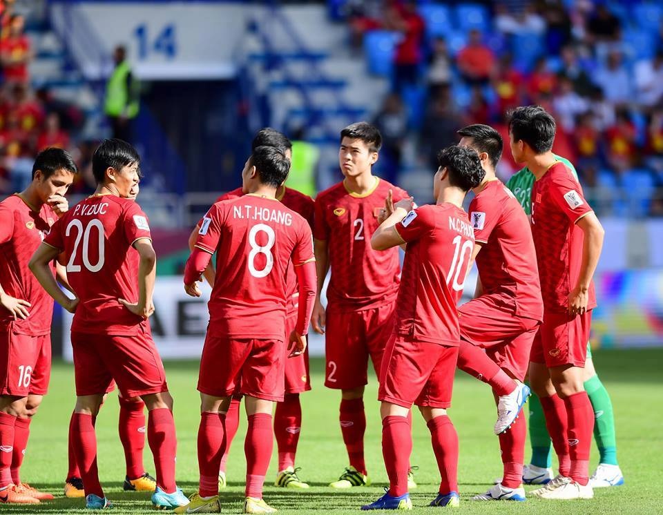 Đội tuyển Việt Nam dùng tiền vệ nào để đánh chặn Nhật Bản từ giữa sân?