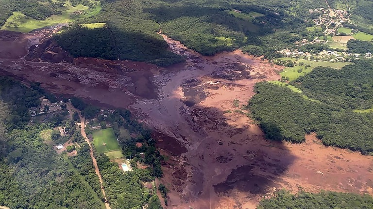 Vỡ đập ở Brazil, hàng trăm người mất tích