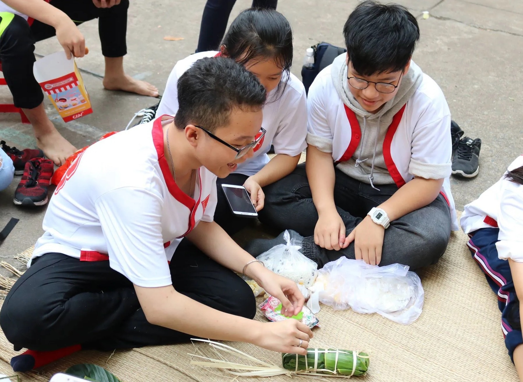 “Thưởng Tết” giáo viên hàng chục triệu: Đắng ngắt! - 2 “Thưởng Tết” giáo viên hàng chục triệu: Đắng ngắt! - 2