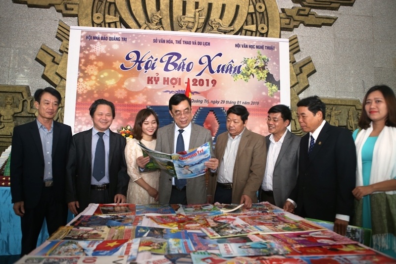 Gần 1.000 ấn phẩm - món quà của người làm báo góp mặt tại Hội báo Xuân