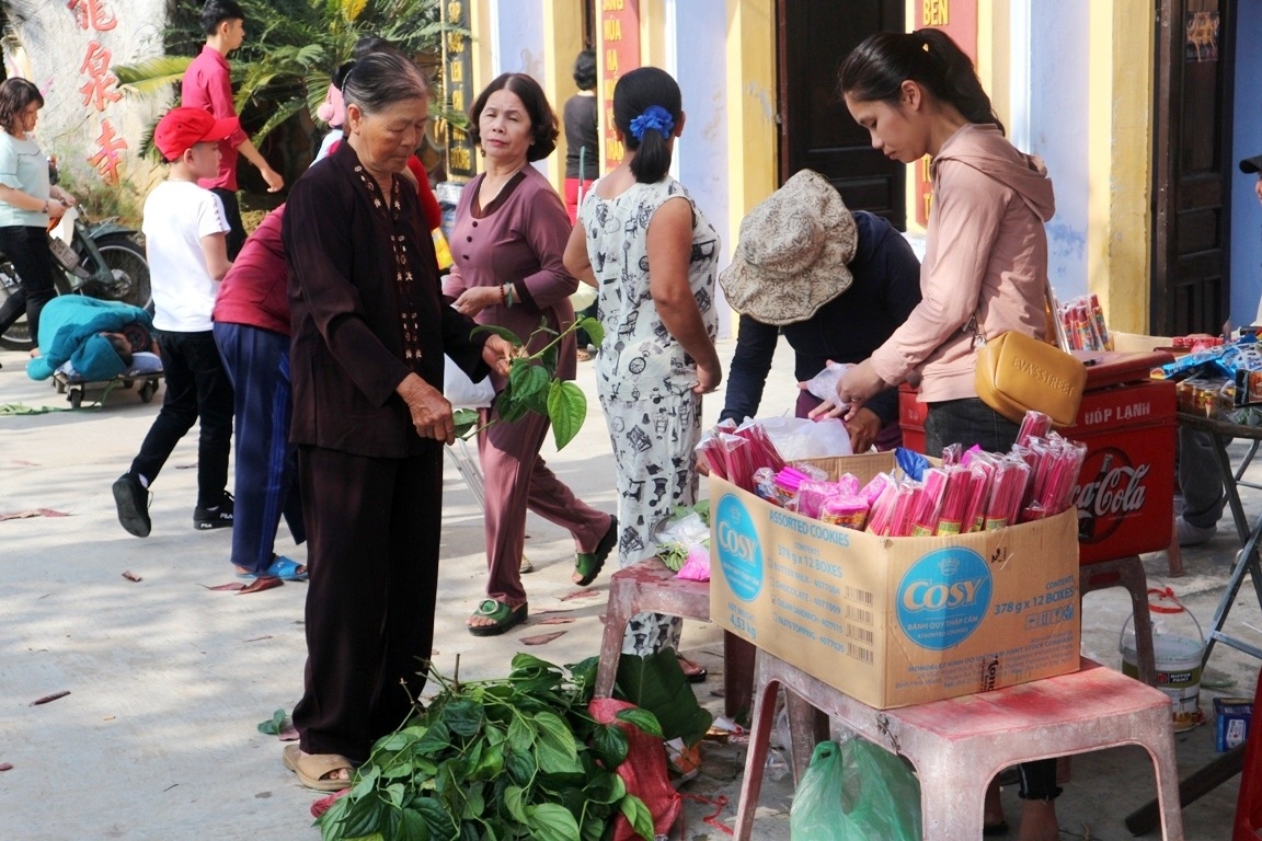 Khách du xuân ở Hội An Khách du xuân ở Hội An