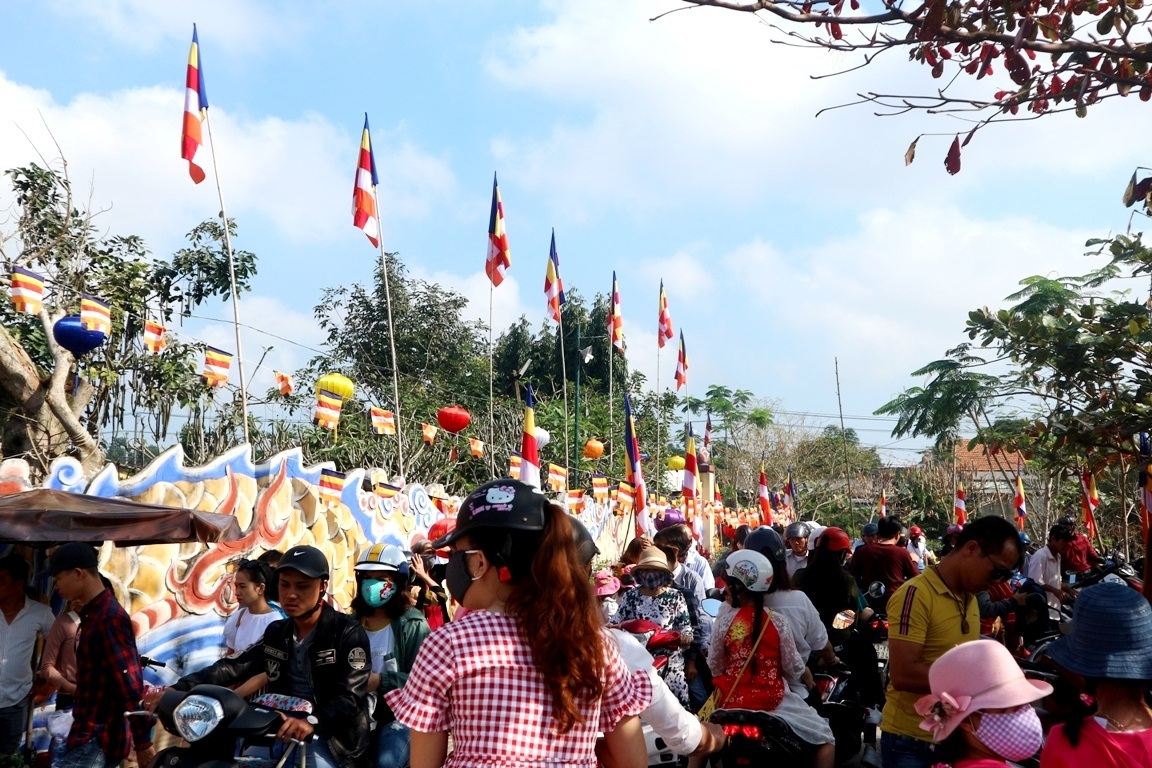 Khách du xuân ở Hội An Khách du xuân ở Hội An
