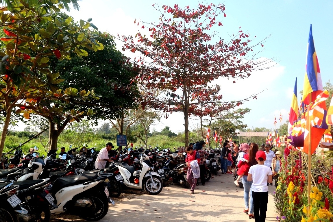 Khách du xuân ở Hội An Khách du xuân ở Hội An