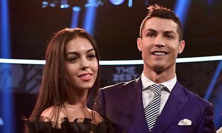 Khoe tình yêu hạnh phúc, bạn gái C.Ronaldo bất ngờ bị chê “không biết xấu hổ”