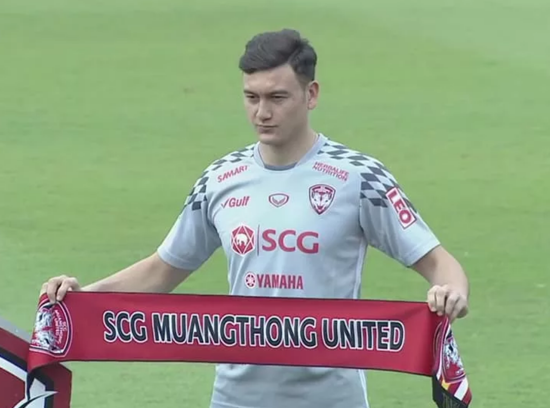 Đặng Văn Lâm ra mắt hoành tráng ở CLB Muangthong United