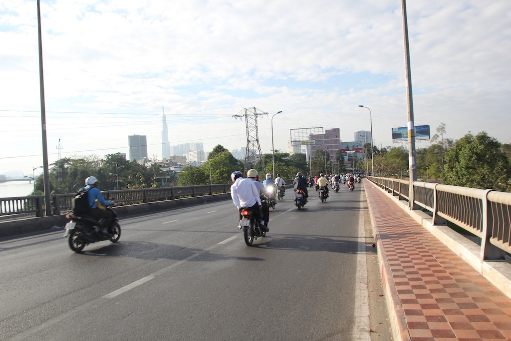 Đường phố Sài Gòn thênh thang đến lạ trong ngày làm việc đầu năm - 5 Đường phố Sài Gòn thênh thang đến lạ trong ngày làm việc đầu năm - 5