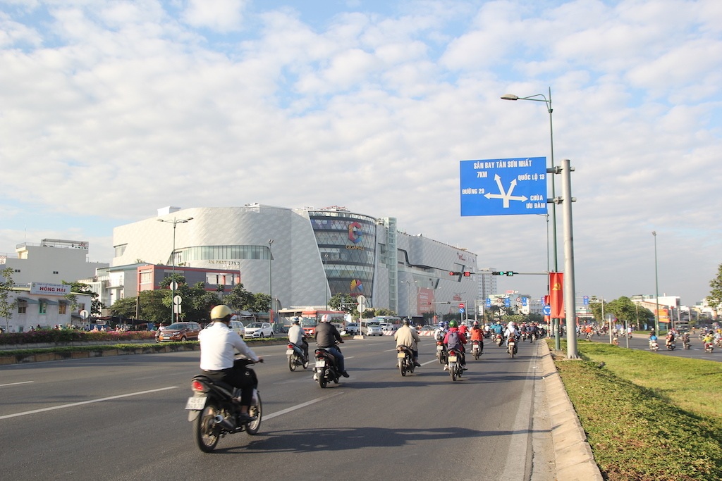 Đường phố Sài Gòn thênh thang đến lạ trong ngày làm việc đầu năm - 3 Đường phố Sài Gòn thênh thang đến lạ trong ngày làm việc đầu năm - 3
