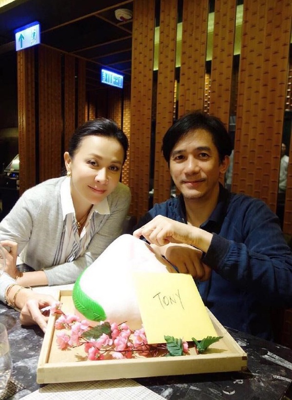 Lưu Gia Linh trẻ đẹp ngỡ ngàng ở tuổi 53, hạnh phúc bên ông xã Lương Triều Vỹ - 5 Lưu Gia Linh trẻ đẹp ngỡ ngàng ở tuổi 53, hạnh phúc bên ông xã Lương Triều Vỹ - 5
