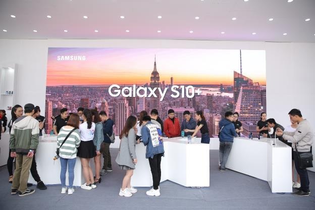 Galaxy S10 chơi lớn với Đại tiệc Công nghệ - Tạo Khác Biệt, giới trẻ Hà Nội trầm trồ